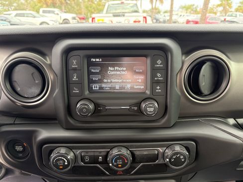 Used 2019 Jeep Wrangler Sport image 24