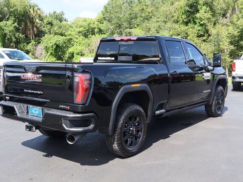Certified 2025 GMC Sierra 2500 AT4 w/ AT4 Premium Plus Package AWD/4WD image 9