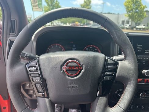 Certified 2025 Nissan Frontier PRO-4X w/ Pro Premium Package AWD/4WD image 14