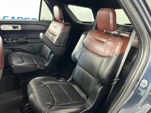 Used 2023 Ford Explorer Platinum w/ Technology Package AWD/4WD image 38
