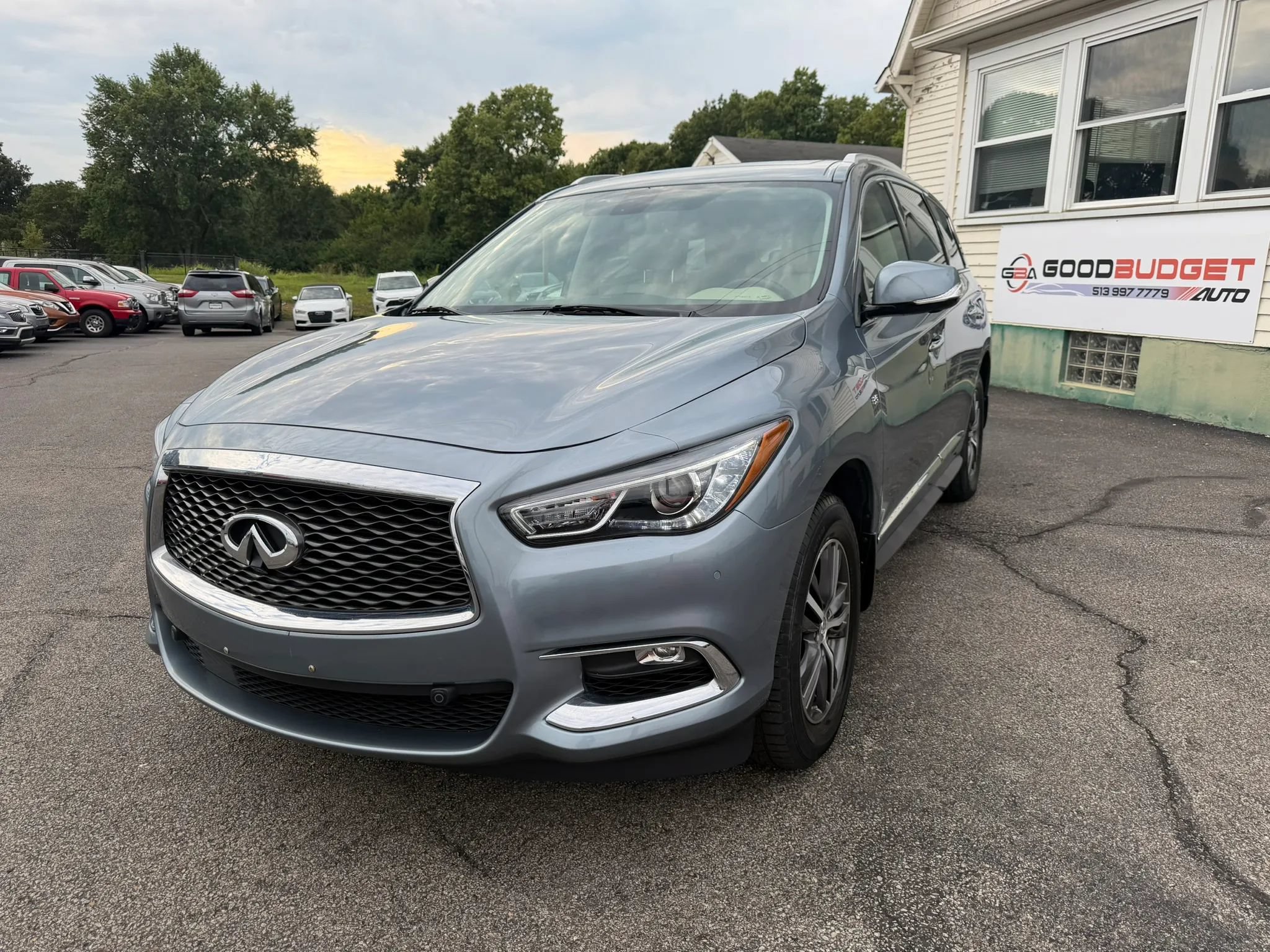 Used 2017 INFINITI QX60 Luxe w/ Premium Plus Package AWD/4WD image 1
