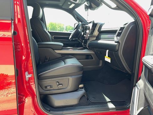 New 2026 RAM 2500 Laramie AWD/4WD image 7