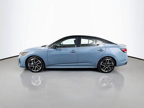 Used 2025 Nissan Sentra SR FWD image 2