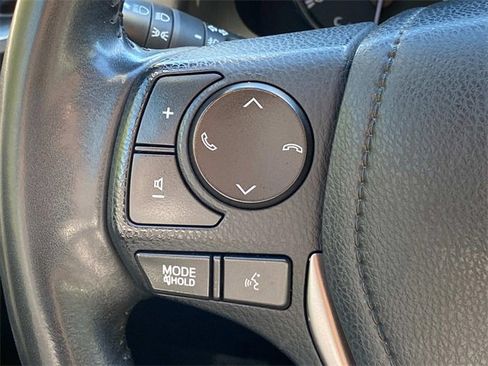 Used 2018 Toyota RAV4 Limited image 19