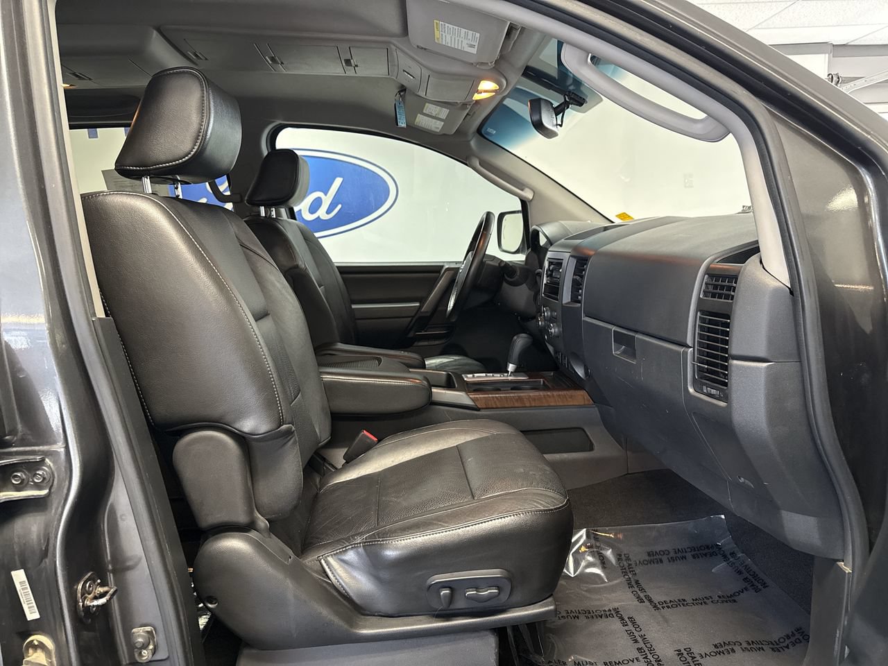 Used 2009 Nissan Titan LE AWD/4WD image 22