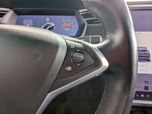 Used 2017 Tesla Model X 75D AWD/4WD image 25