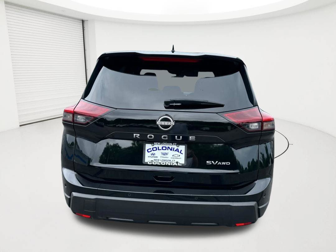 Used 2024 Nissan Rogue SV AWD/4WD image 6