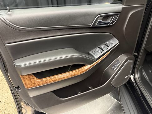 Used 2016 Chevrolet Suburban LTZ image 20