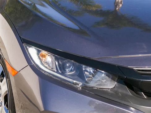 Used 2020 Honda Civic LX image 4