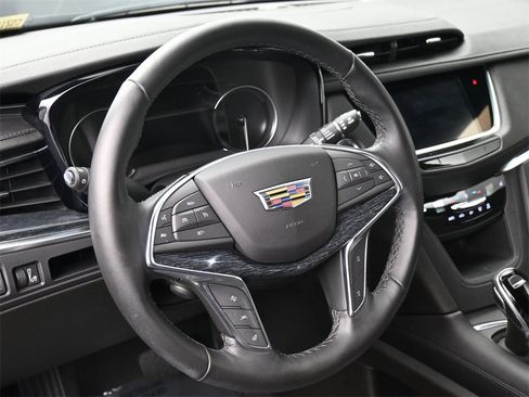 Certified 2024 Cadillac XT5 Premium Luxury image 10