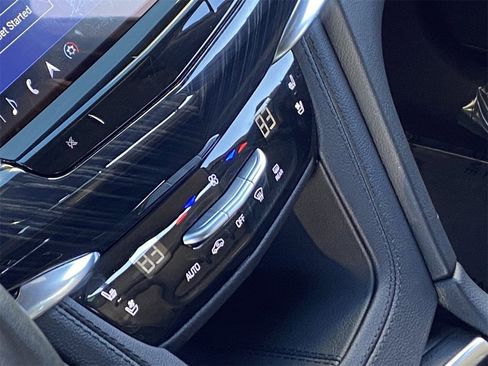 Certified 2025 Cadillac XT6 Premium Luxury image 31