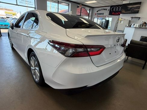 Used 2022 Toyota Camry LE image 11