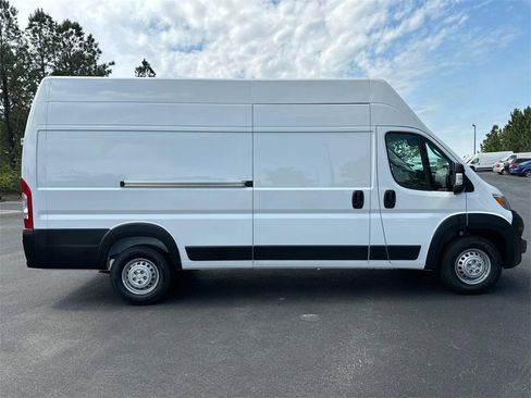 New 2024 RAM ProMaster 3500 w/ Convenience Group image 2