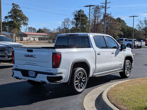 Used 2023 GMC Sierra 1500 AT4 w/ AT4 Preferred Package image 5