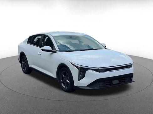 Used 2025 Kia K4 FWD image 3