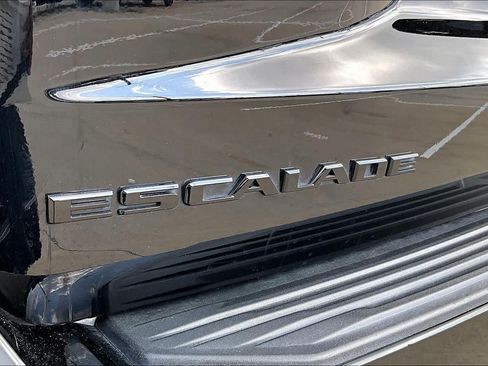 Used 2024 Cadillac Escalade ESV V w/ LPO, ONYX Package AWD/4WD image 29