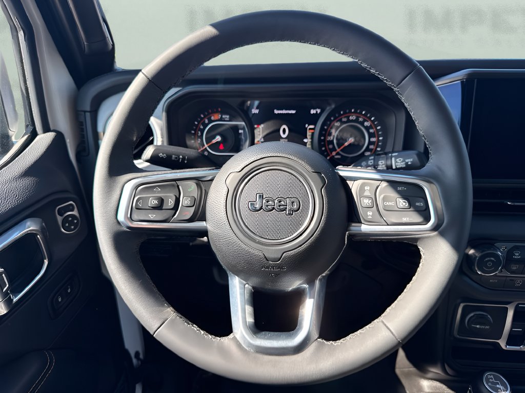 Used 2026 Jeep Wrangler Unlimited Sahara AWD/4WD image 13