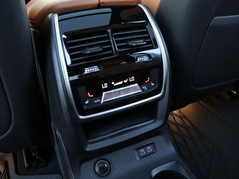 Used 2021 BMW X7 xDrive40i w/ M Sport Package image 72