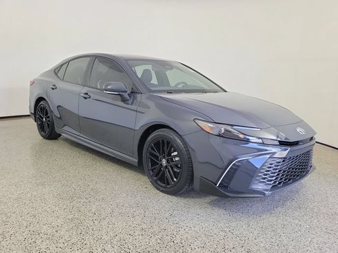 Used 2025 Toyota Camry Hybrid FWD image 4