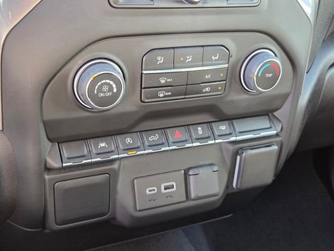 Certified 2023 Chevrolet Silverado 1500 Custom image 22