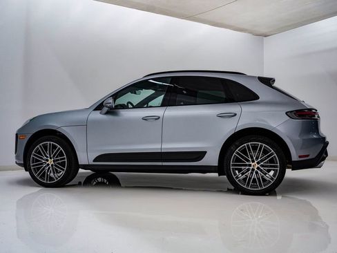 Certified 2026 Porsche Macan AWD/4WD image 2