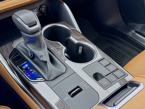 New 2026 Toyota Highlander Platinum AWD/4WD image 19