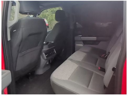 Used 2024 Ford F250 XLT w/ Black Appearance Package image 7