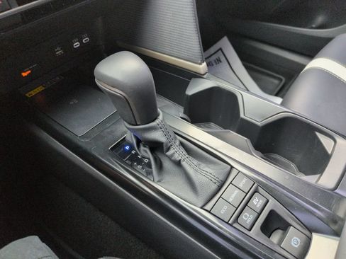 Used 2025 Toyota Camry SE FWD image 24