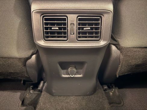 Used 2022 Toyota RAV4 LE image 29