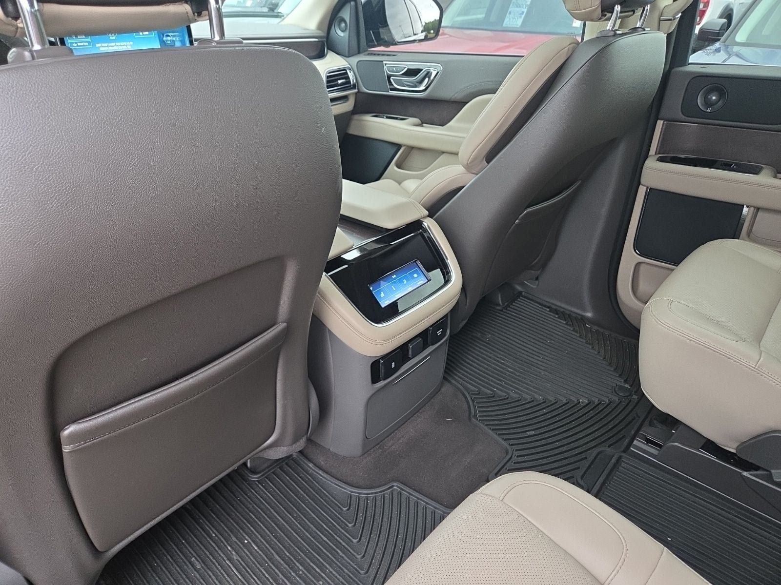 Used 2023 Lincoln Navigator 4WD image 18