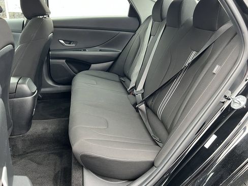 Used 2024 Hyundai Elantra SEL FWD image 19