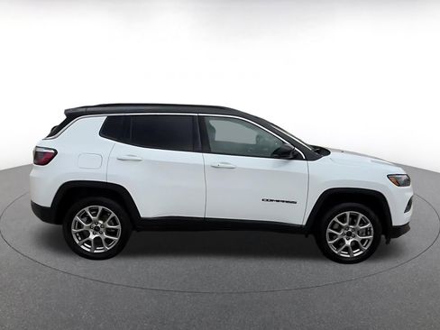 Used 2025 Jeep Compass Limited AWD/4WD image 16