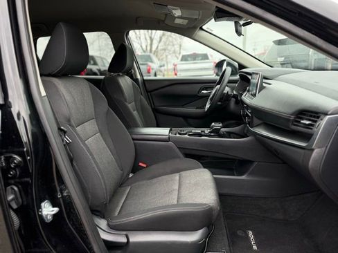 Used 2024 Nissan Rogue SV image 17