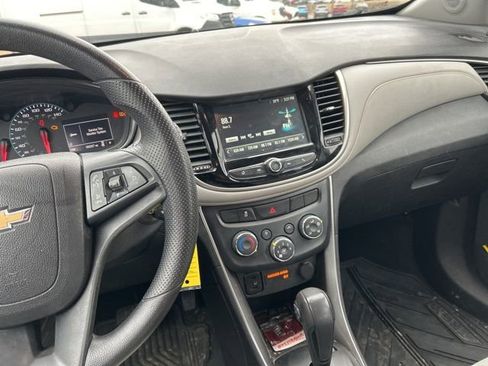 Used 2017 Chevrolet Trax LS image 15