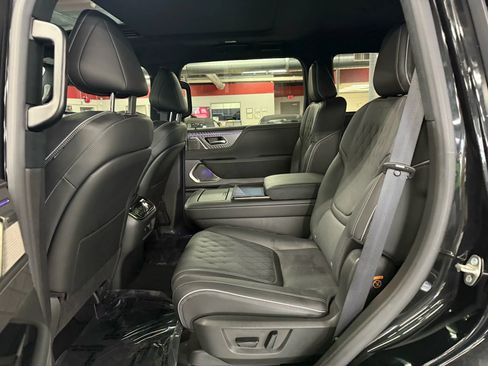 Used 2025 INFINITI QX80 Autograph w/ Premium Cargo Package image 16