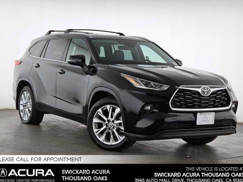 Used 2023 Toyota Highlander Limited FWD image 1