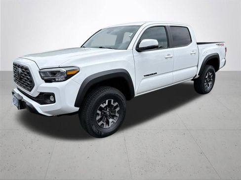 Used 2023 Toyota Tacoma TRD Off-Road w/ Black Out Package (TMS) AWD/4WD image 2