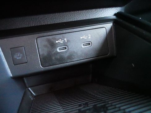 Certified 2025 Nissan Kicks SV w/ Illumination Package image 34