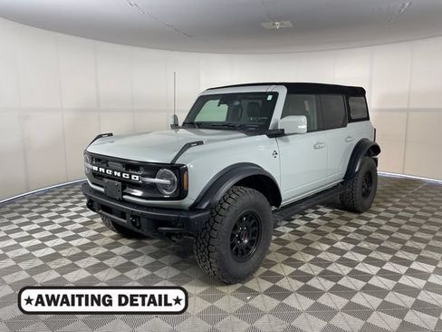 Used 2024 Ford Bronco Outer Banks AWD/4WD image 1
