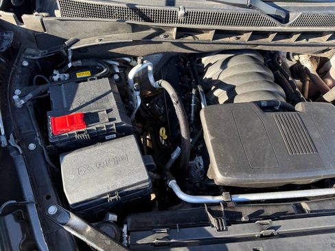 Used 2021 GMC Yukon XL AT4 w/ Technology Package image 12