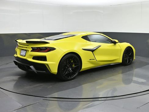 Used 2023 Chevrolet Corvette Z06 RWD image 7
