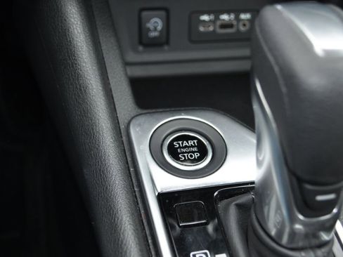 Used 2024 Nissan Sentra SV image 9