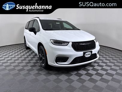 New 2026 Chrysler Pacifica Select w/ S Appearance Package