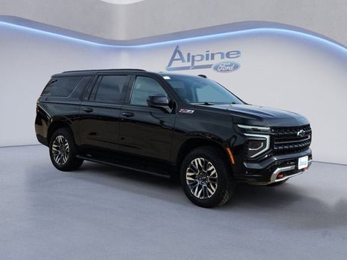 Used 2025 Chevrolet Suburban Z71 image 7