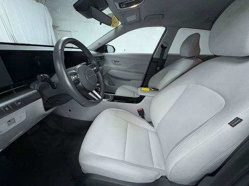 Used 2025 Hyundai Kona SEL AWD/4WD image 3