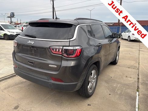 Used 2022 Jeep Compass Latitude image 5