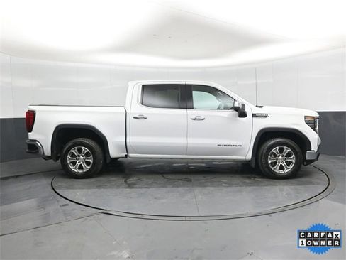 Used 2024 GMC Sierra 1500 SLT image 2