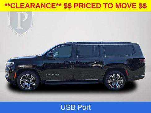 Used 2024 Jeep Wagoneer L Series II w/ Flexible Seating Group AWD/4WD image 12