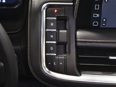 Used 2024 GMC Yukon AT4 w/ Technology Package image 31