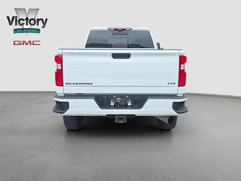 Used 2022 Chevrolet Silverado 3500 LTZ w/ LTZ Plus Package AWD/4WD image 16